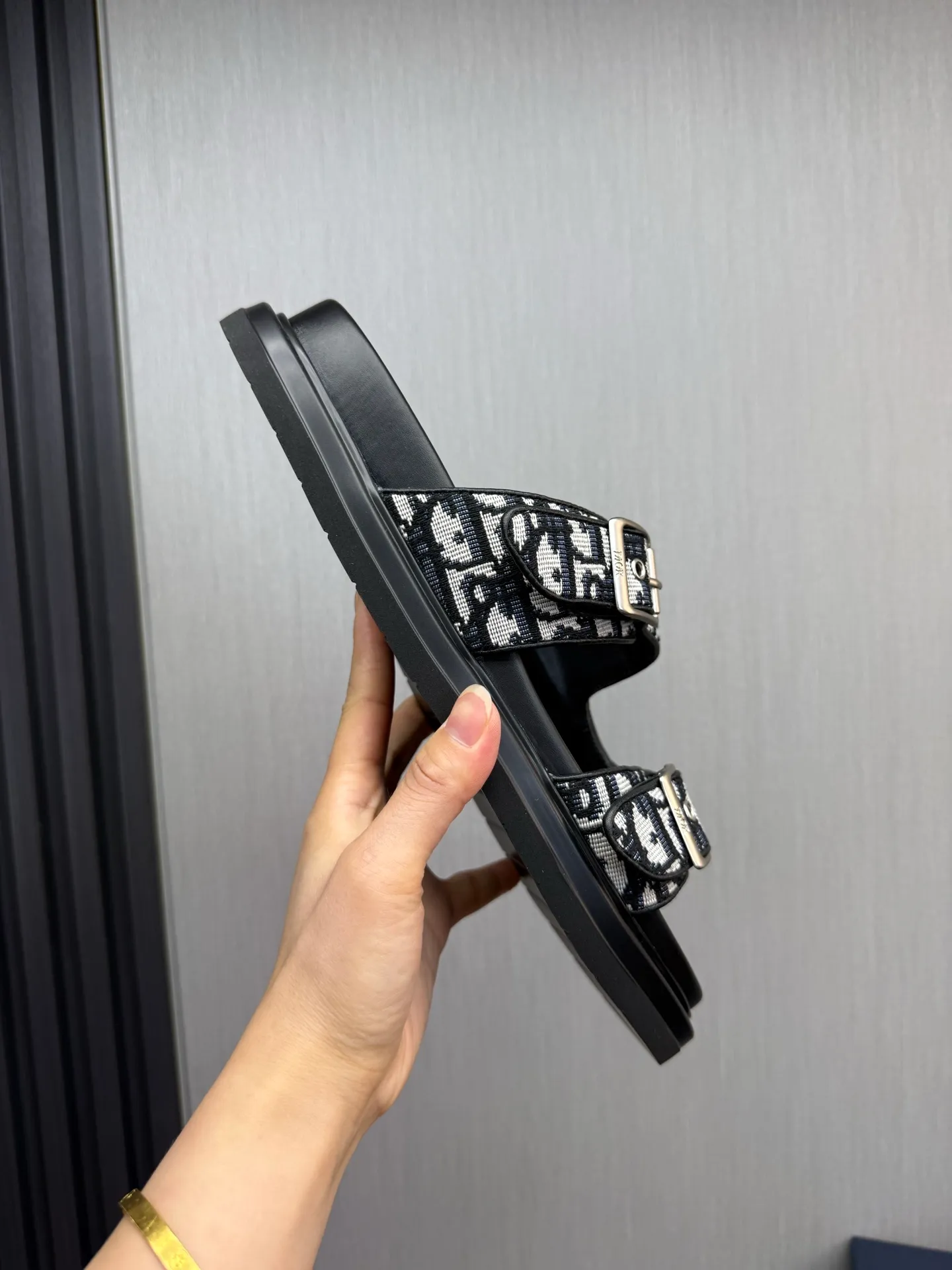 Men's shoes 💰300💰 Dior. Men's slippers 🩴Official website 1:1 production 38-45 yards 45 46 🉑️Customized original material shipped✅